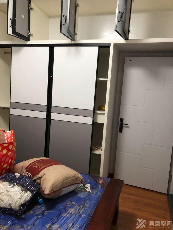 長沙家裝效果圖80個平方小三室 客廳裝風管機