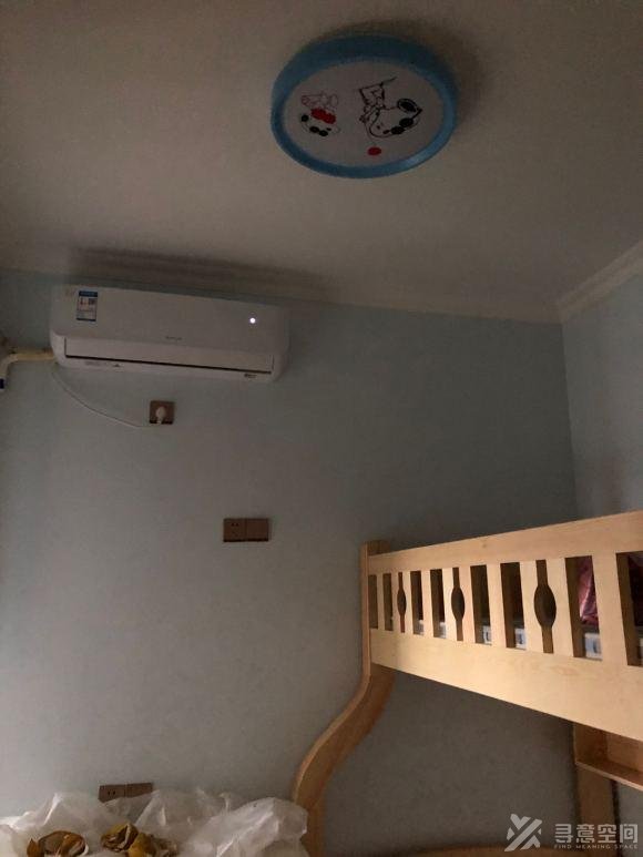 長沙家裝效果圖80個平方小三室 客廳裝風管機