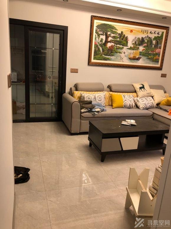 長沙家裝效果圖80個平方小三室 客廳裝風管機