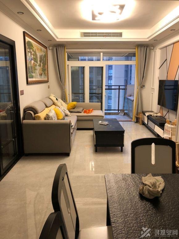 長沙家裝效果圖80個平方小三室 客廳裝風管機