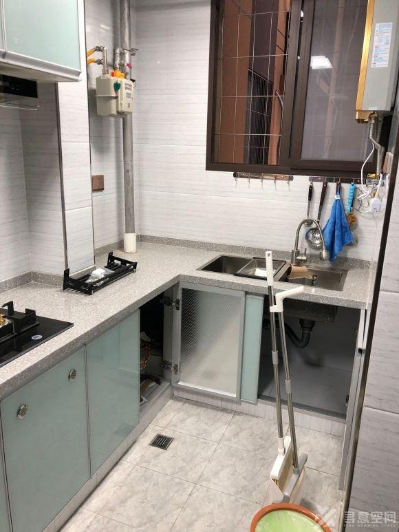 長沙家裝效果圖80個平方小三室 客廳裝風管機