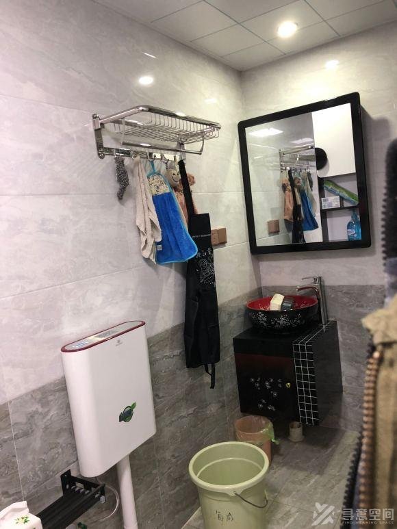 長沙家裝效果圖80個平方小三室 客廳裝風管機