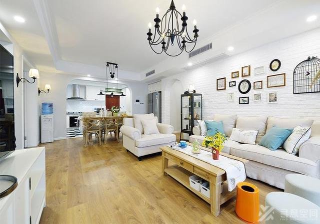 長沙市裝修公司：裝修不要找熟人 客廳裝修要注意